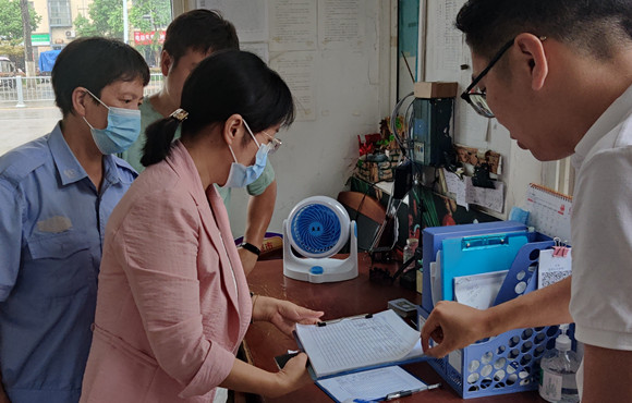 公司組織開展疫情防控安全檢查，全力筑牢戰(zhàn)“疫”防線